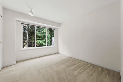 Front Yard Photo of 5 2600 Beaverbrook Crescent, Burnaby, BC