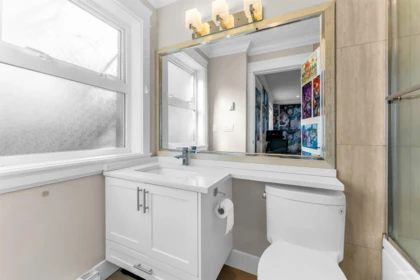 Mudroom Photo of 5 11490 84 Avenue, Delta, BC