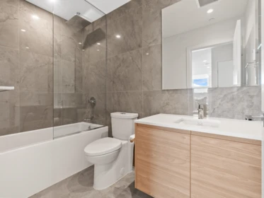 Entry Foyer Photo of 608 680 Quayside Drive, New Westminster, BC