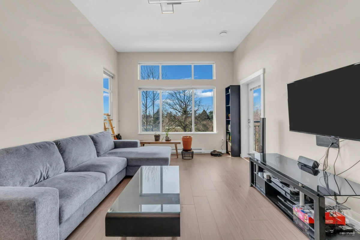 Living Room Photo of 407 9199 Tomicki Avenue, Richmond, BC