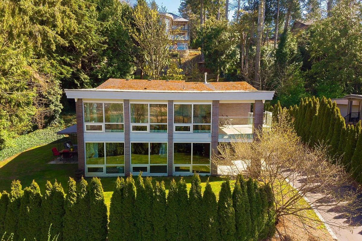 Exterior Rear Photo of 2842 Bayview Street, Surrey, BC