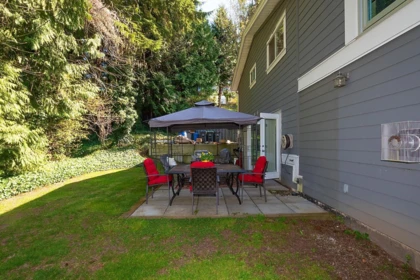 Hot Tub / Spa Photo of 2842 Bayview Street, Surrey, BC