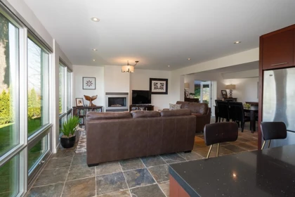 Kitchen Island Photo of 2842 Bayview Street, Surrey, BC