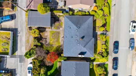 Aerial View of 922 Surrey Street, New Westminster, BC