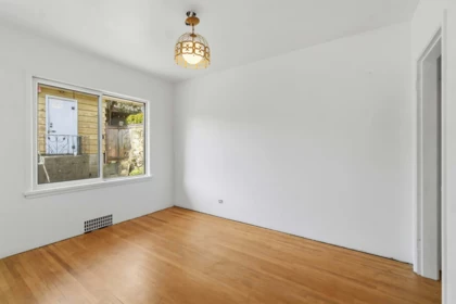 Mudroom Photo of 922 Surrey Street, New Westminster, BC
