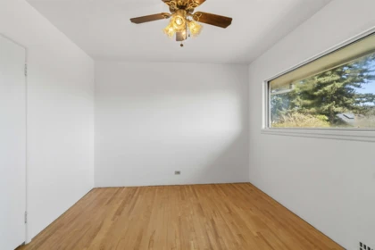 Powder Room Photo of 922 Surrey Street, New Westminster, BC