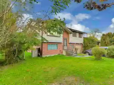 Staircase Photo of 12665 88 Avenue, Surrey, BC