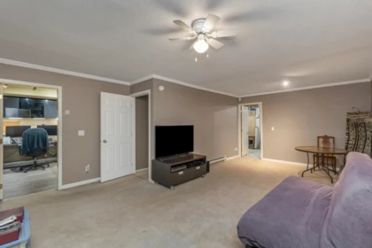 Hallway Photo of 47 3380 Gladwin Road, Abbotsford, BC