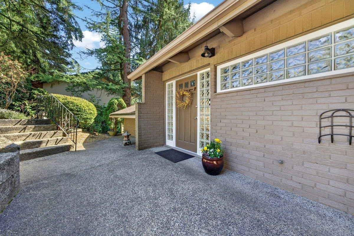 Family Room Photo of 23419 Tamarack Lane, Maple Ridge, BC