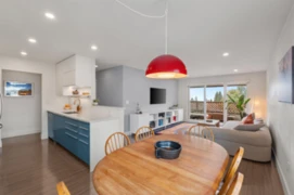 104 105 W Kings Road, North Vancouver, BC