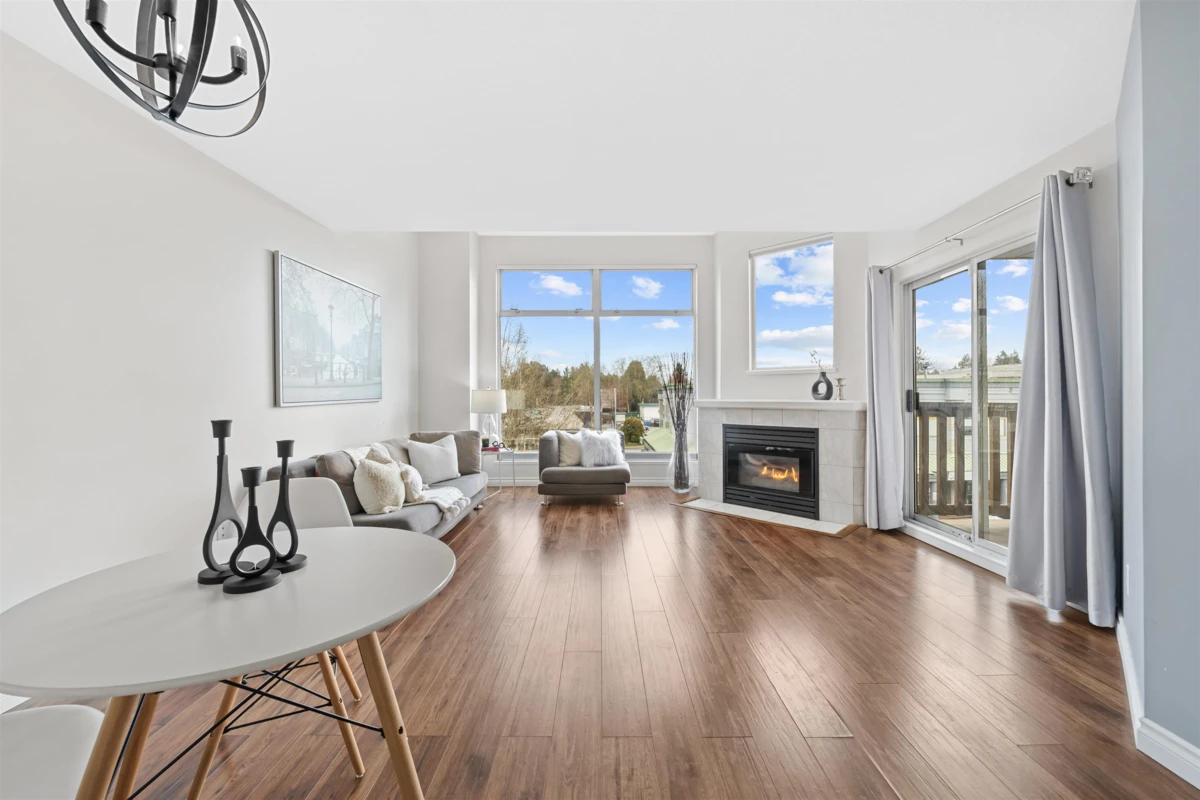 Dining Area Photo of 307 19131 Ford Road, Pitt Meadows, BC