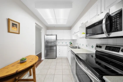 Kitchen Island Photo of 307 19131 Ford Road, Pitt Meadows, BC