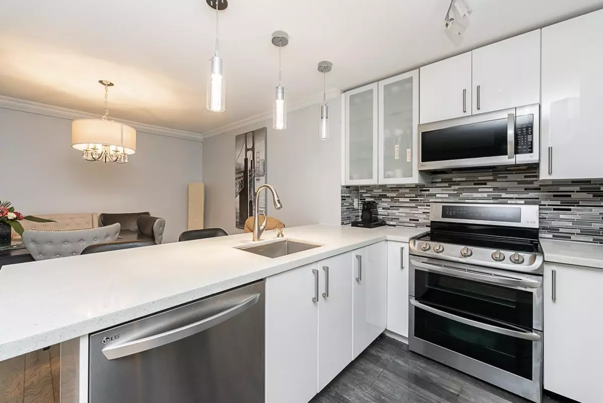 Dining Area Photo of 104 1441 Blackwood Street, White Rock, BC