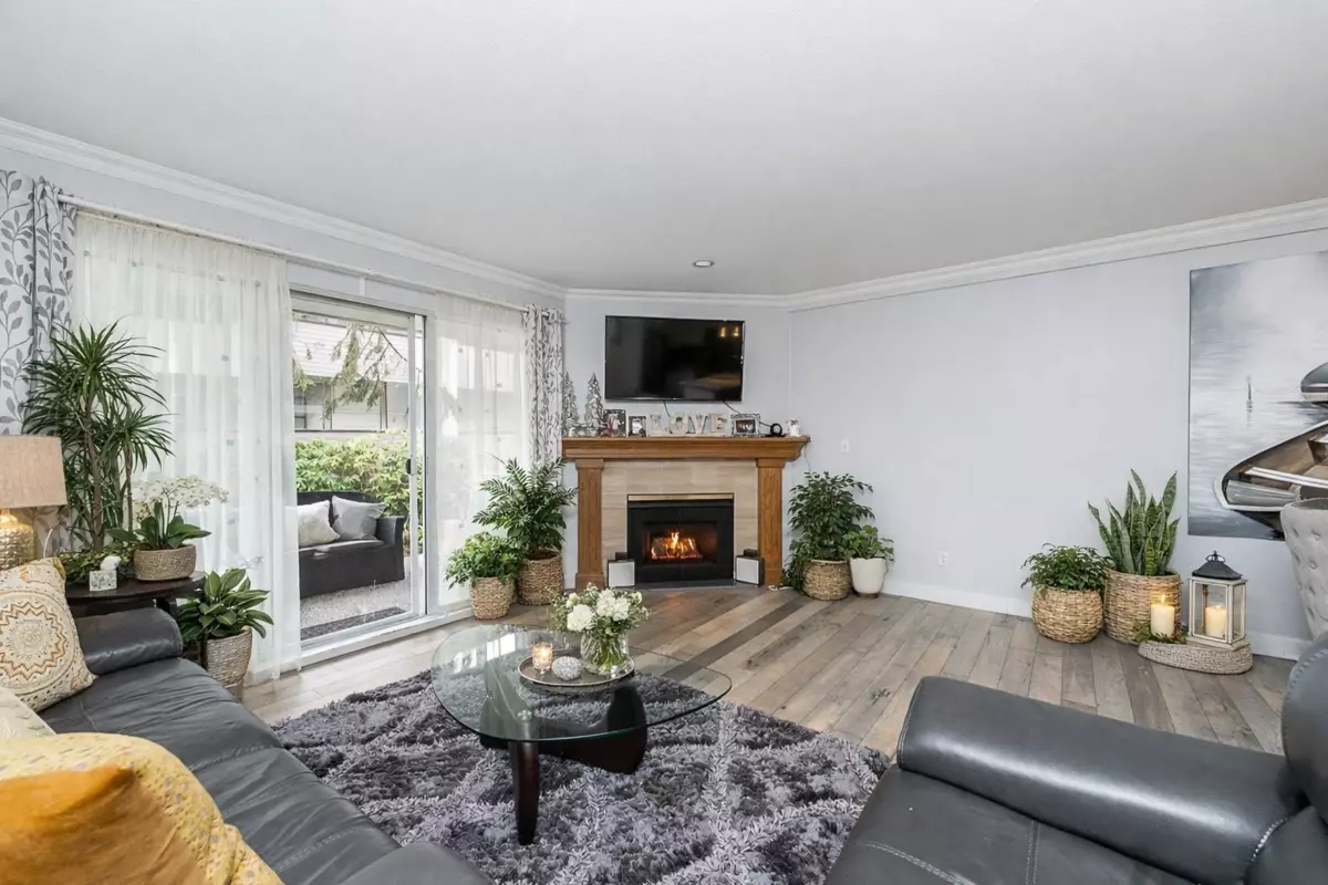 Family Room Photo of 104 1441 Blackwood Street, White Rock, BC