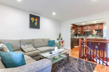 Breakfast Nook Photo of 6445 King George Boulevard, Surrey, BC