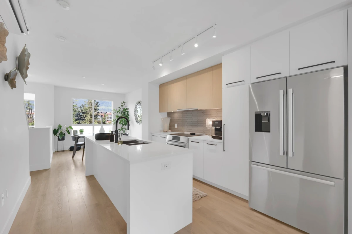 Dining Area Photo of 38043 Helm Way, Squamish, BC