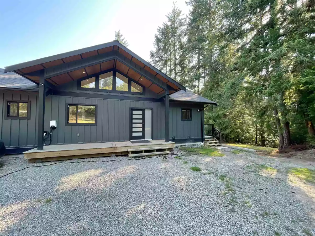 Exterior Rear Photo of 915 Payne Road, Gibsons, BC