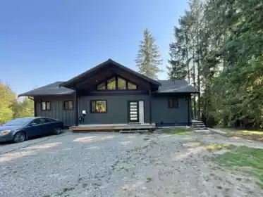 915 Payne Road, Gibsons, BC, Gibsons — Single Family Residence for sale