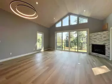 Kitchen Island Photo of 915 Payne Road, Gibsons, BC