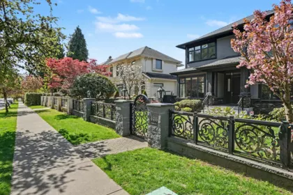 Hot Tub / Spa Photo of 4433 Wallace Street, Vancouver, BC