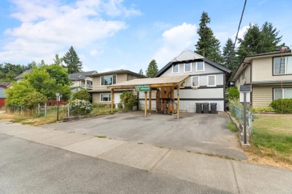 Office / Den Photo of 1867 Salisbury Avenue, Port Coquitlam, BC