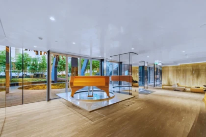 Entry Foyer Photo of 1504 1568 Alberni Street, Vancouver, BC