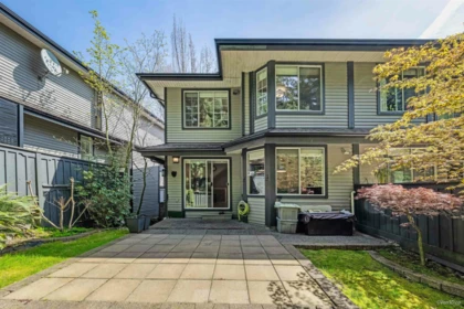 Front Yard Photo of 127 2998 Robson Drive, Coquitlam, BC