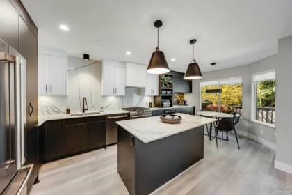 Kitchen Island Photo of 127 2998 Robson Drive, Coquitlam, BC