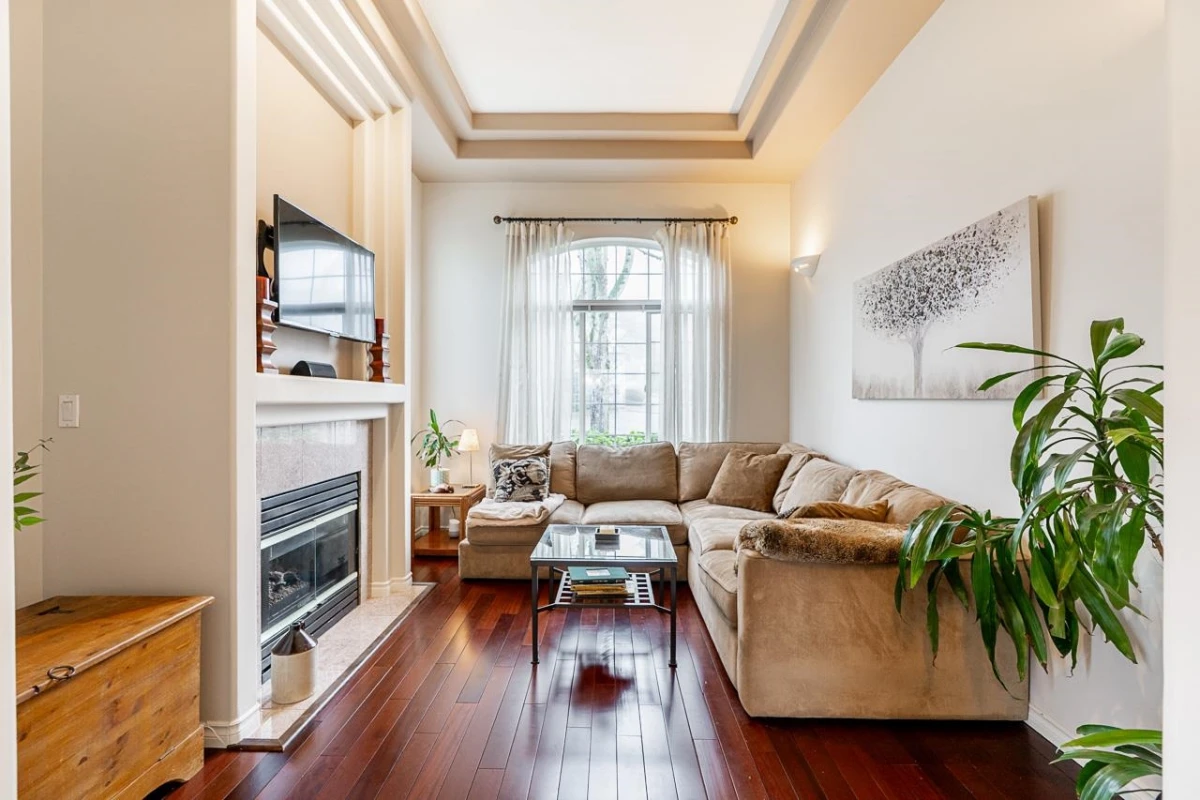 Family Room Photo of 2 915 Fort Fraser Rise, Port Coquitlam, BC
