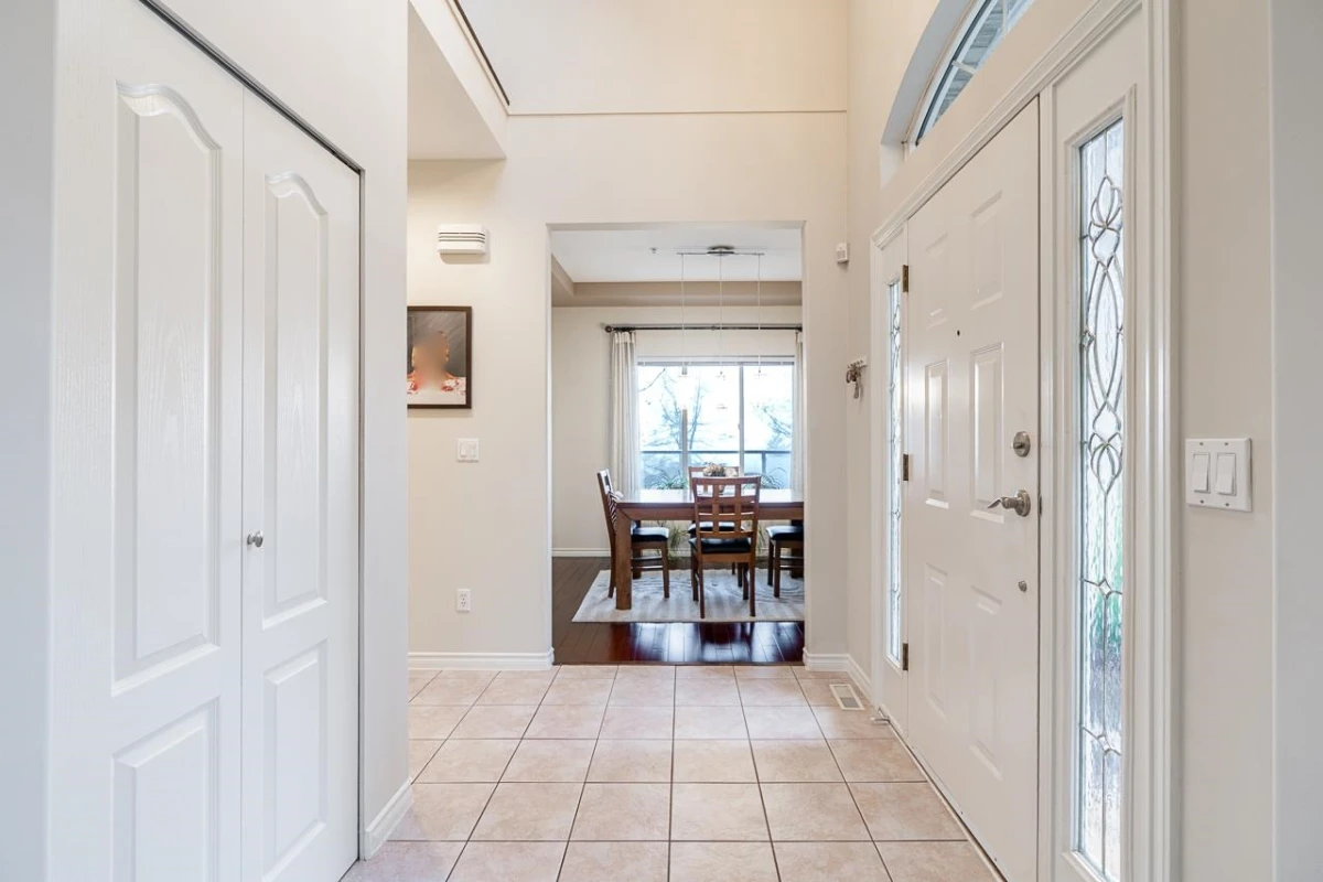 Living Room Photo of 2 915 Fort Fraser Rise, Port Coquitlam, BC
