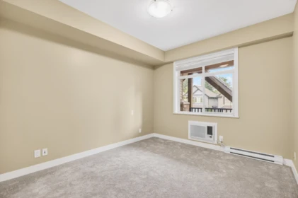Entry Foyer Photo of 211 12525 190a Street, Pitt Meadows, BC