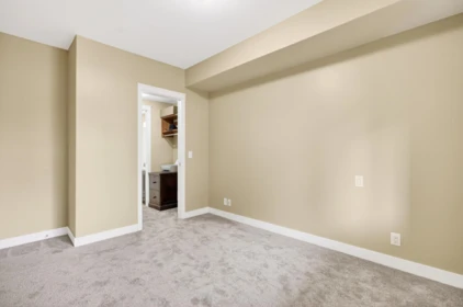 Hallway Photo of 211 12525 190a Street, Pitt Meadows, BC