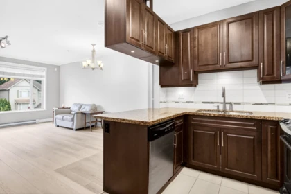 Kitchen Photo of 211 12525 190a Street, Pitt Meadows, BC
