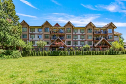 Swimming Pool Photo of 211 12525 190a Street, Pitt Meadows, BC