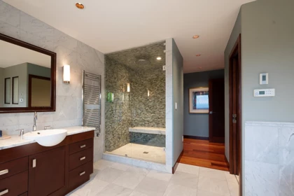 Guest Bathroom Photo of 431 Josephine Drive, Bowen Island, BC