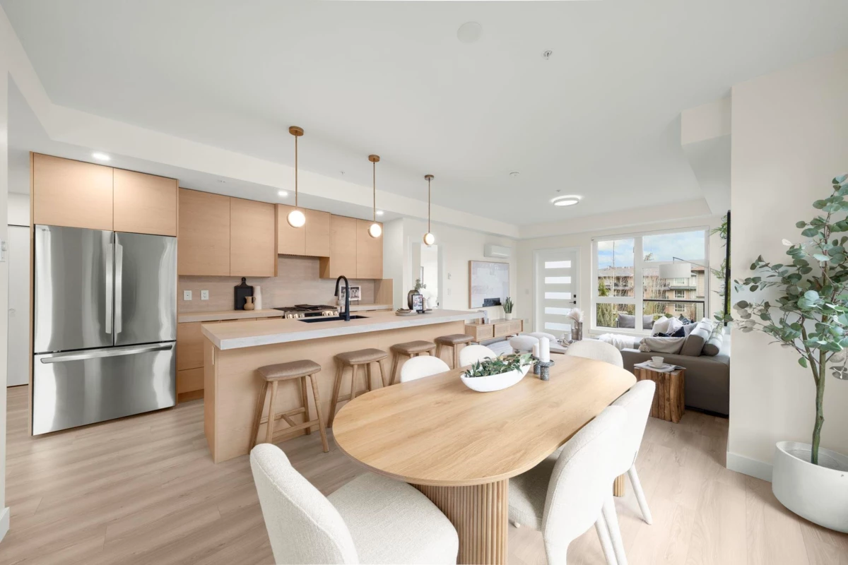 Family Room Photo of 304 15353 17 Avenue, Surrey, BC