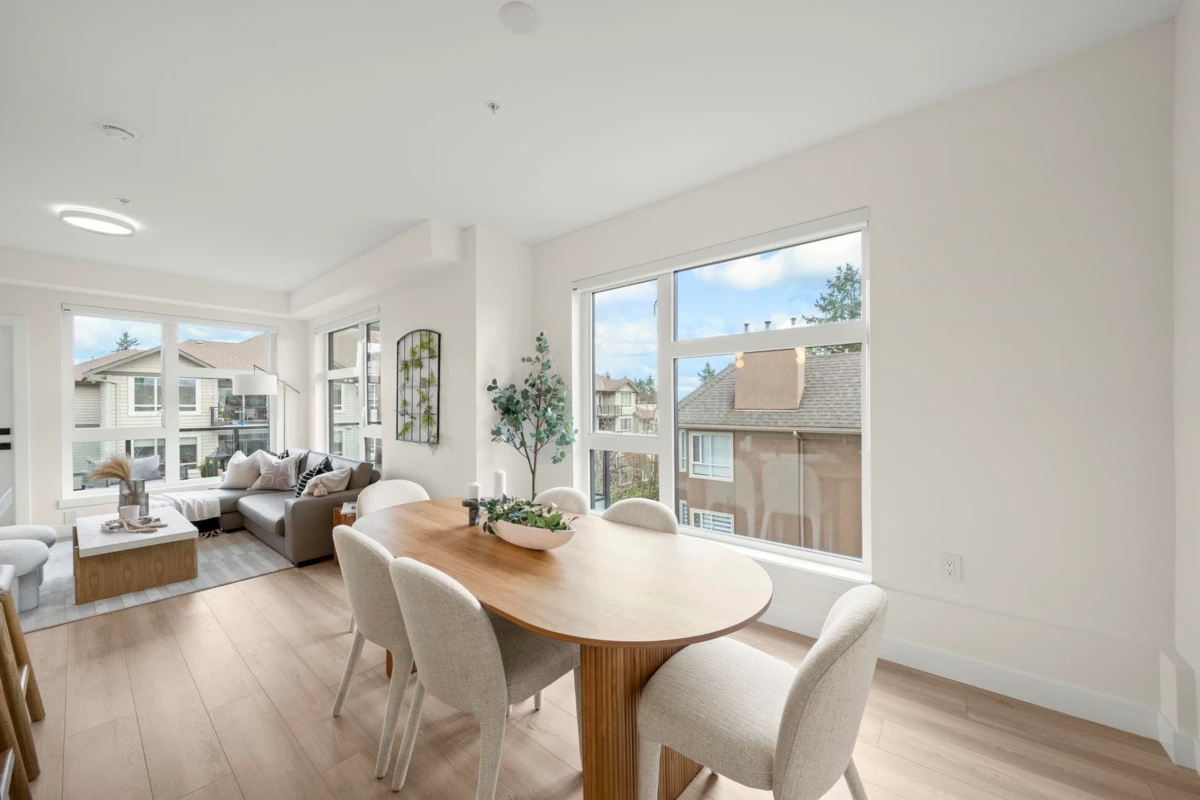 Living Room Photo of 304 15353 17 Avenue, Surrey, BC