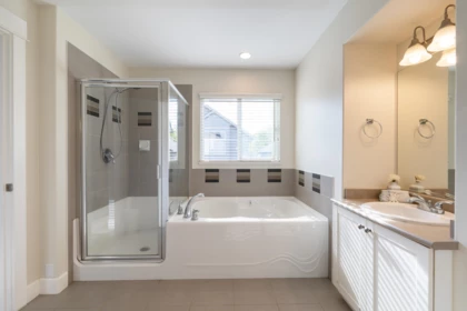 Powder Room Photo of 6935 198a Street, Langley, BC