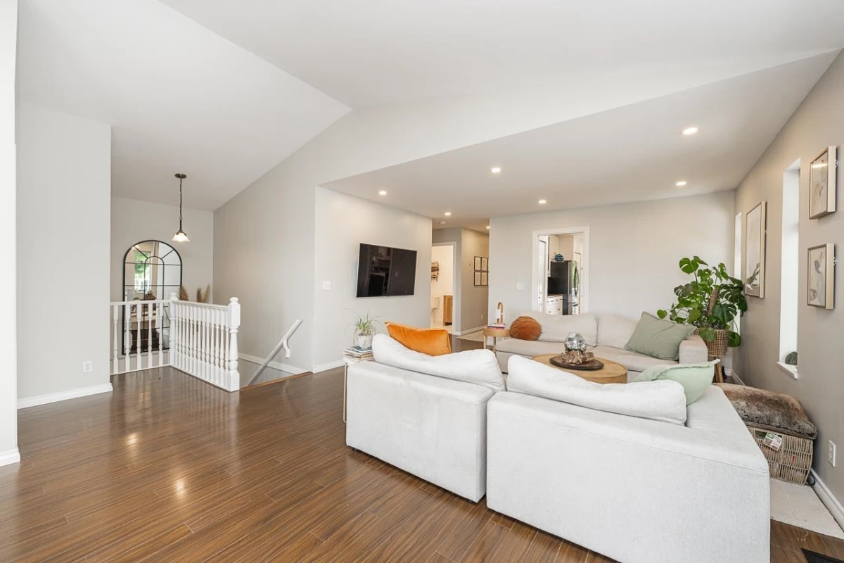 Family Room Photo of 1221 Rochester Avenue, Coquitlam, BC