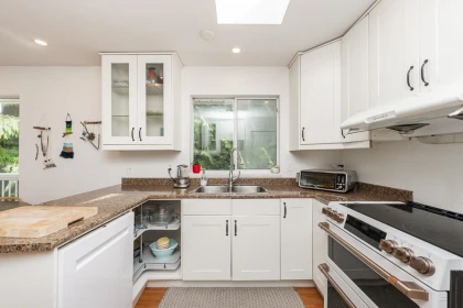 Breakfast Nook Photo of 1221 Rochester Avenue, Coquitlam, BC