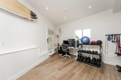 Hallway Photo of 1221 Rochester Avenue, Coquitlam, BC