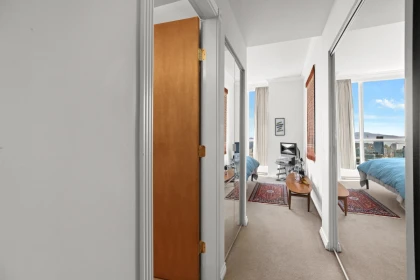 Entry Foyer Photo of 3705 1111 W Pender Street, Vancouver, BC