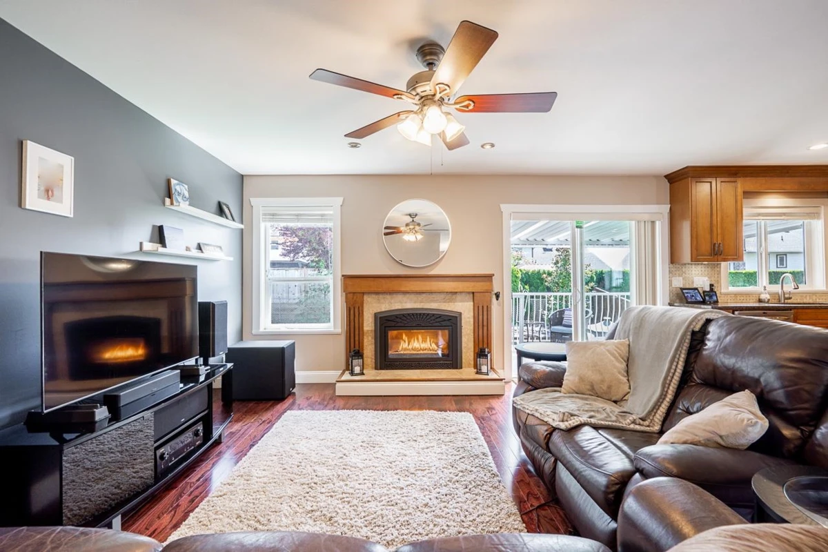 Dining Area Photo of 34934 Oakhill Drive, Abbotsford, BC