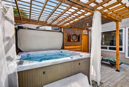 Outdoor Kitchen Photo of 891 Pinebrook Place, Coquitlam, BC