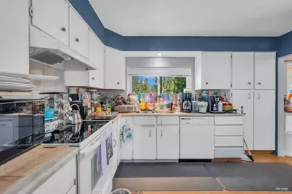 Breakfast Nook Photo of 3786 Killarney Street, Port Coquitlam, BC