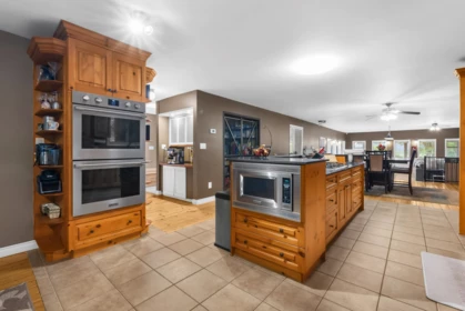 Walk-In Closet Photo of 3146 Towne Road, Abbotsford, BC