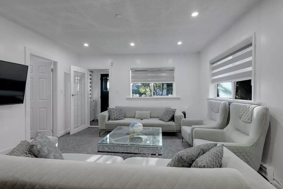 Living Room Photo of 7822 Willard Street, Burnaby, BC