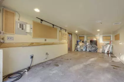 Basement Recreation Room Photo of 7822 Willard Street, Burnaby, BC