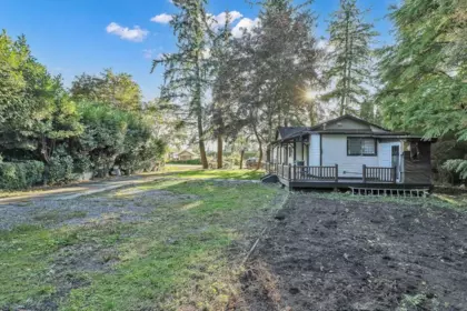 Hot Tub / Spa Photo of 7822 Willard Street, Burnaby, BC