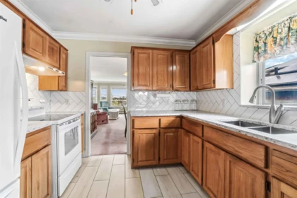 Kitchen Island Photo of 3926 Kaslo Street, Vancouver, BC